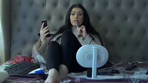 madelynvelure online show from November 2025 07:25:01 AM