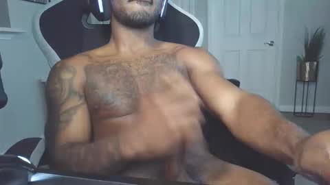 Snapshot of madevonte chatting on May 2026 08:48:02 PM madevonte online show from May 2026 08:48:02 PM