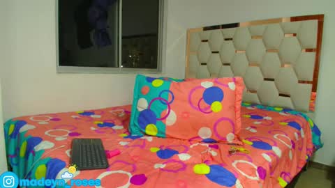 madelyn roses online show from March 2025 04:05:02 AM