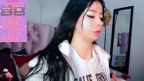 madison_oli online show from November 2025 04:53:01 PM