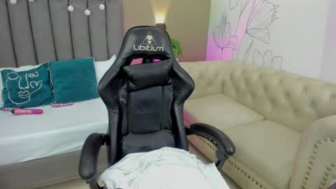 M A D I S O N online show from April 2026 07:47:02 PM