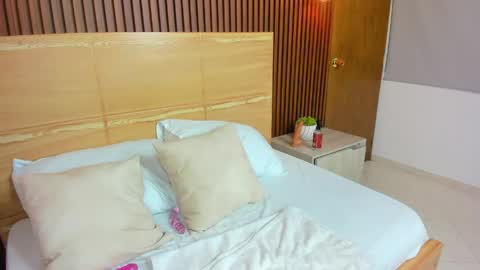 M A D I S O N online show from April 2026 02:15:02 AM