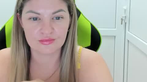 Snapshot of madison_smile chatting on May 2026 11:06:01 AM Madison online show from May 2026 11:06:01 AM