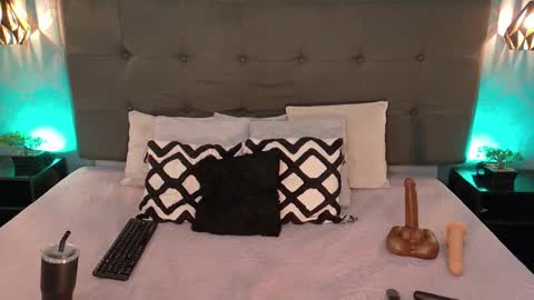 Madison Smith online show from January 2025 10:19:01 PM