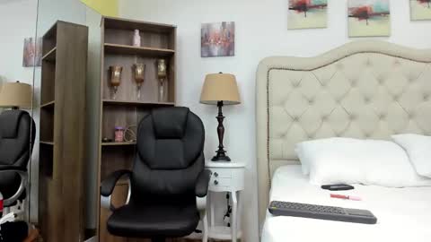 Snapshot of madisson_molly0 chatting on February 2026 12:13:02 PM madisson_molly0 online show from February 2026 12:13:02 PM