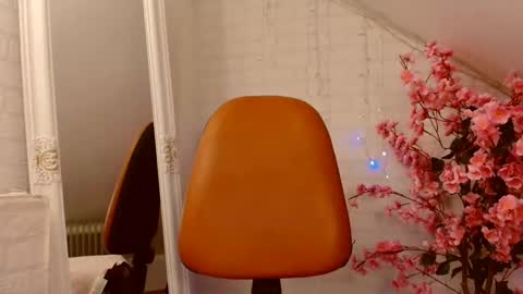 Leena online show from March 2025 11:20:02 PM