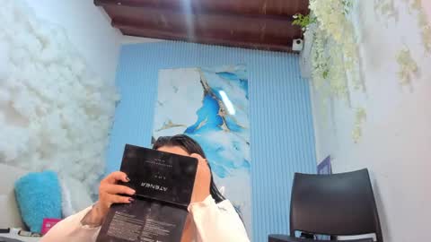Snapshot of madokaa22 chatting on May 2026 12:10:01 PM Madoka online show from May 2026 12:10:01 PM
