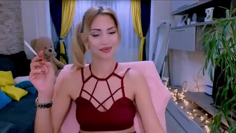 Madye Roberts online show from November 2025 10:52:01 PM