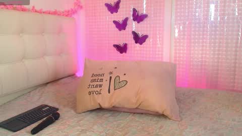 madysson__js_ online show from November 2025 02:39:01 PM