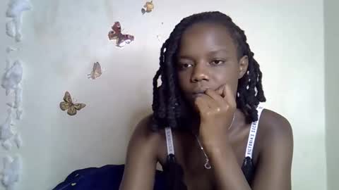 Maee online show from December 2025 10:35:02 AM