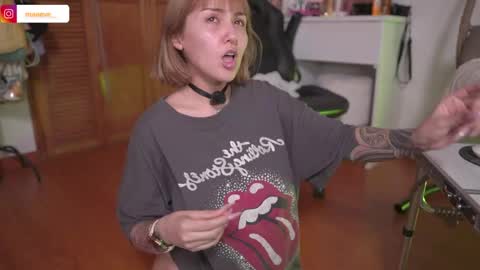 Snapshot of maeeve_ chatting on May 2026 10:14:02 PM Maeve schedule 11 am- 530 pm colombia time online show from May 2026 10:14:02 PM