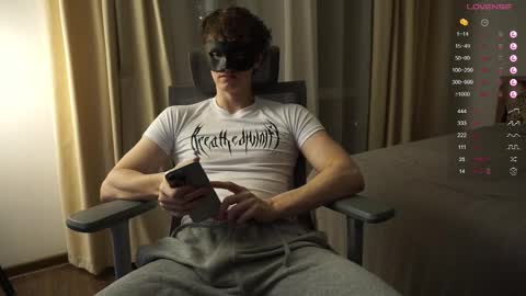 Mike XMaestro 3369 online show from February 2025 07:38:02 PM