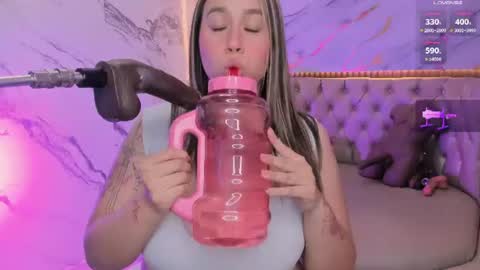Snapshot of maeve_bigboobs chatting on July 2026 09:16:01 PM Mae online show from July 2026 09:16:01 PM