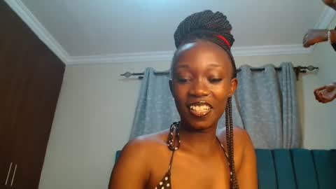 Maeve online show from December 2024 05:26:02 PM