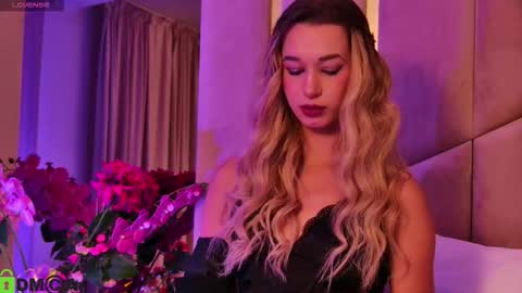 Snapshot of maevedream chatting on October 2025 06:29:02 PM M. online show from October 2025 06:29:02 PM