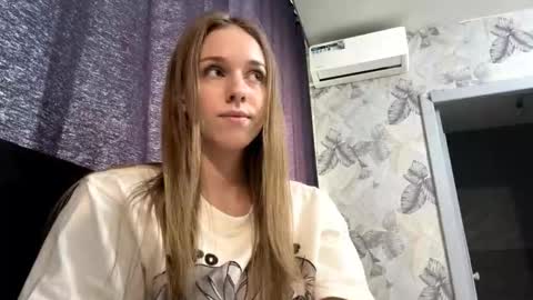 Snapshot of mafaldatefera chatting on March 2026 06:15:01 AM Sara online show from March 2026 06:15:01 AM