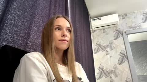 Snapshot of mafaldatefera chatting on March 2026 07:15:01 AM Sara online show from March 2026 07:15:01 AM