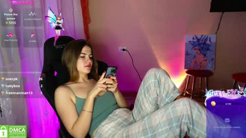 Snapshot of mag1c_eyes chatting on December 2024 10:45:01 PM mag1c_eyes online show from December 2024 10:45:01 PM