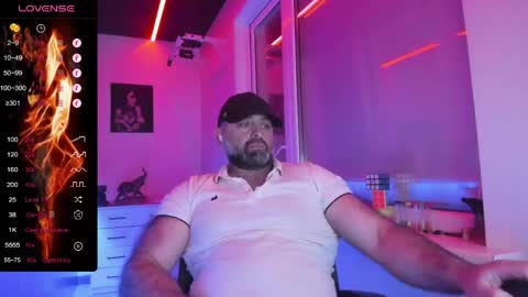 Snapshot of magabear chatting on May 2026 09:00:01 PM Magabear online show from May 2026 09:00:01 PM