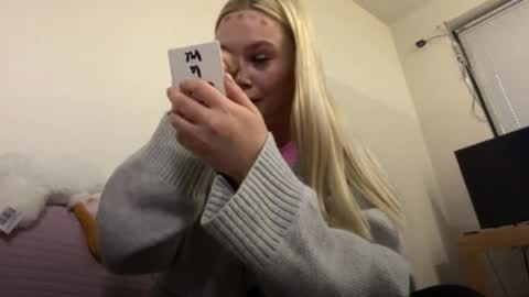 Molly online show from April 2026 03:58:02 PM