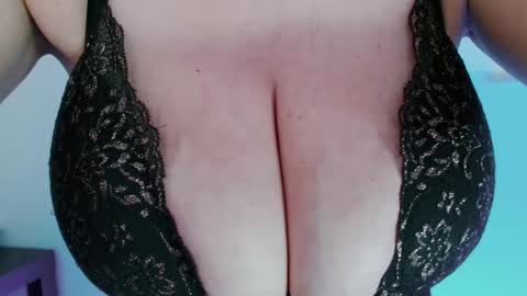 Maggie   online show from February 2025 09:51:02 AM