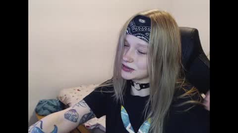 Snapshot of maggieswaggy chatting on December 2024 09:02:01 PM Magdalene Swaggy online show from December 2024 09:02:01 PM