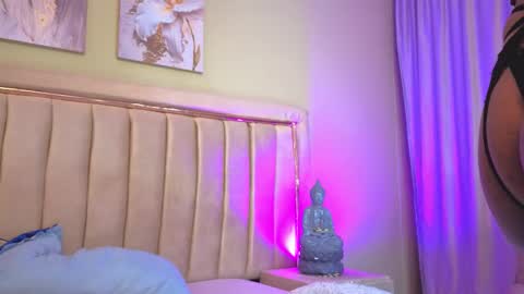 My name is magic axa grahamDont forget to follow me IG online show from October 2025 10:00:02 PM