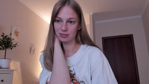 Snapshot of magic_couple13 chatting on December 2024 10:02:02 AM Alice online show from December 2024 10:02:02 AM