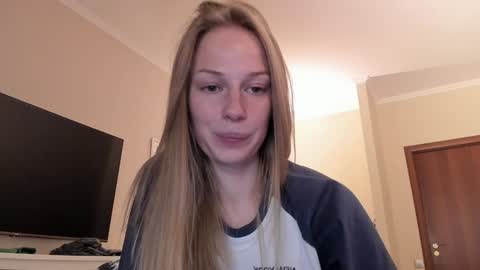 Snapshot of magic_couple13 chatting on December 2024 01:44:01 PM Alice online show from December 2024 01:44:01 PM