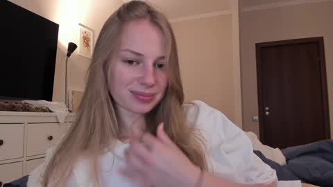 Snapshot of magic_couple13 chatting on December 2024 10:08:01 AM Alice online show from December 2024 10:08:01 AM