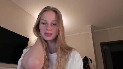 Snapshot of magic_couple13 chatting on December 2024 11:49:02 AM Alice online show from December 2024 11:49:02 AM