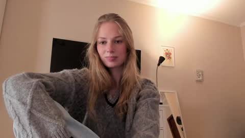 Snapshot of magic_couple13 chatting on January 2025 11:48:01 AM Alice online show from January 2025 11:48:01 AM