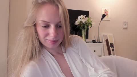 Snapshot of magic_couple13 chatting on January 2025 11:11:02 AM Alice online show from January 2025 11:11:02 AM