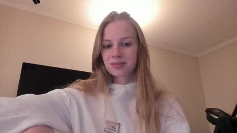 Snapshot of magic_couple13 chatting on February 2025 12:54:01 PM Alice online show from February 2025 12:54:01 PM