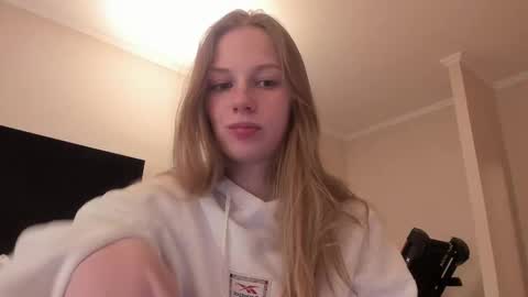 Snapshot of magic_couple13 chatting on February 2025 03:56:02 PM Alice online show from February 2025 03:56:02 PM