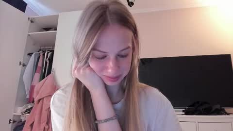 Snapshot of magic_couple13 chatting on February 2025 10:40:02 AM Alice online show from February 2025 10:40:02 AM