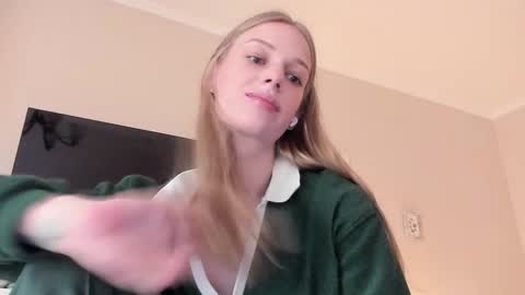 Snapshot of magic_couple13 chatting on March 2025 12:33:02 PM Alice online show from March 2025 12:33:02 PM