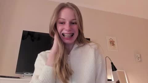 Snapshot of magic_couple13 chatting on March 2025 11:48:01 AM Alice online show from March 2025 11:48:01 AM