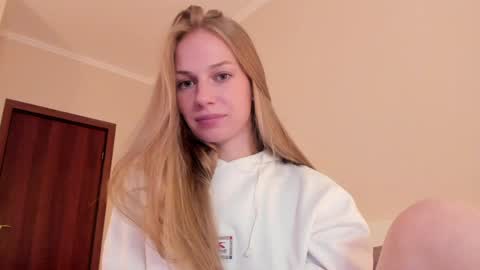 Snapshot of magic_couple13 chatting on November 2025 03:00:02 PM Alice online show from November 2025 03:00:02 PM