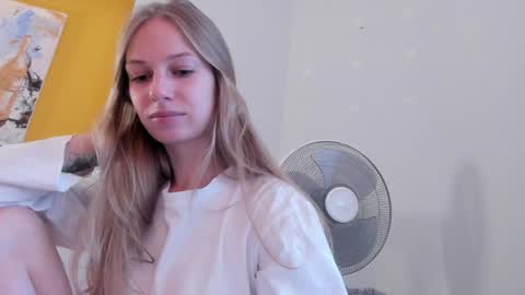 Snapshot of magic_couple13 chatting on December 2025 08:22:01 AM Alice online show from December 2025 08:22:01 AM