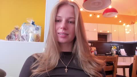 Snapshot of magic_couple13 chatting on January 2026 09:14:02 AM Alice online show from January 2026 09:14:02 AM