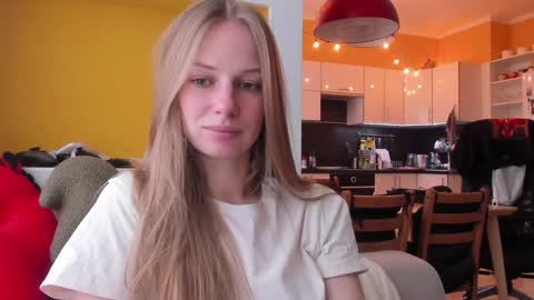 Snapshot of magic_couple13 chatting on January 2026 10:31:01 AM Alice online show from January 2026 10:31:01 AM