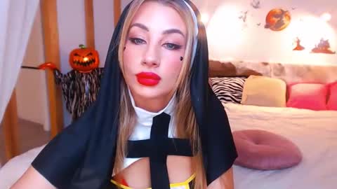 Hypnotizing online show from November 2025 02:35:02 AM