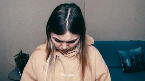 magic_katarina_ online show from January 2025 12:38:01 PM