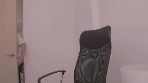 Tony Hoffa online show from October 2025 06:08:01 PM