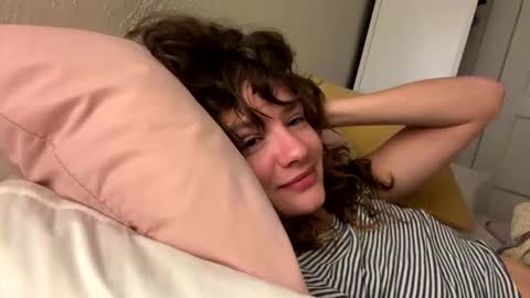 Snapshot of magicalmissmolly chatting on October 2025 03:04:01 AM magicalmissmolly online show from October 2025 03:04:01 AM