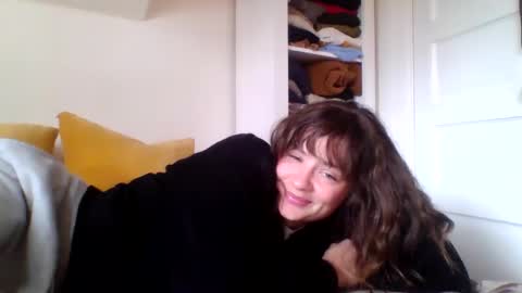 Snapshot of magicalmissmolly chatting on October 2025 09:08:02 PM magicalmissmolly online show from October 2025 09:08:02 PM