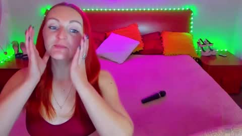 Snapshot of magiceyess chatting on December 2024 07:38:02 AM Lili and Bella online show from December 2024 07:38:02 AM