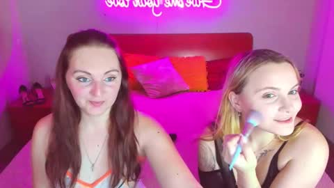 Snapshot of magiceyess chatting on February 2025 07:21:01 AM Lili and Bella online show from February 2025 07:21:01 AM