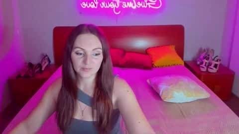 Snapshot of magiceyess chatting on March 2025 10:48:01 AM Lili and Bella online show from March 2025 10:48:01 AM